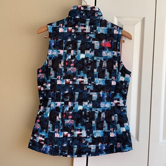 ⚡️North face vest! - Picture 4 of 5